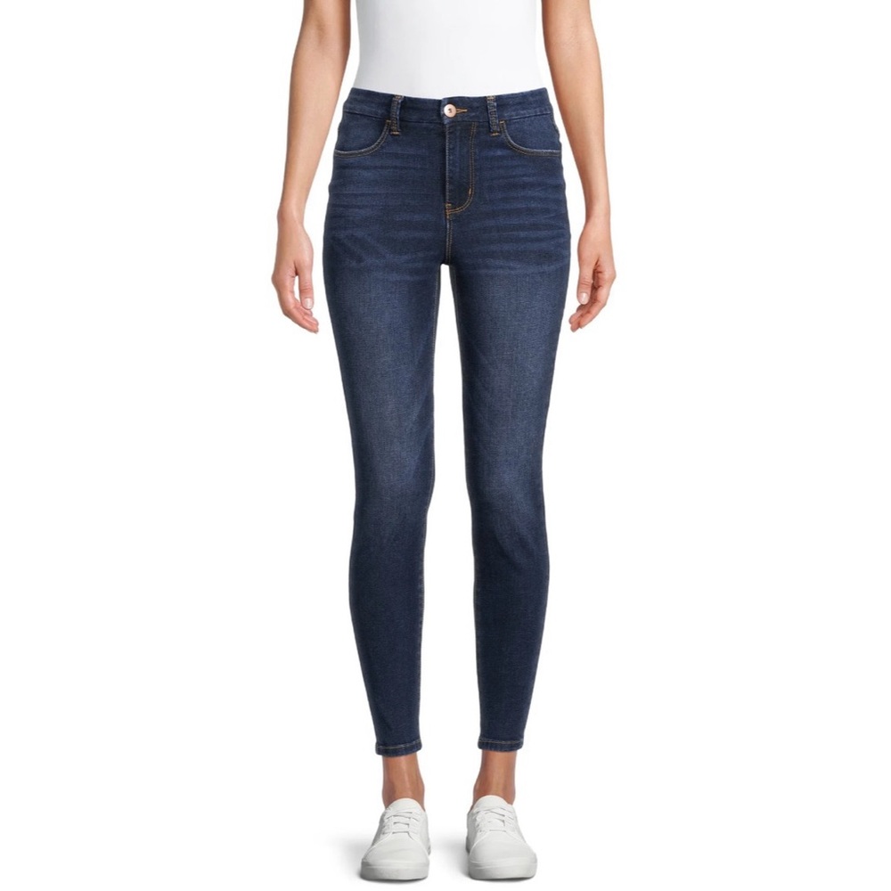 No Boundaries Super High Rise Jegging NWT!